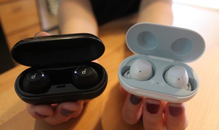 Anker Liberty Neo and Galaxy Buds side by side with open case